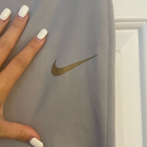 Nike Dri-fit  Leggings - Picture 2 of 3